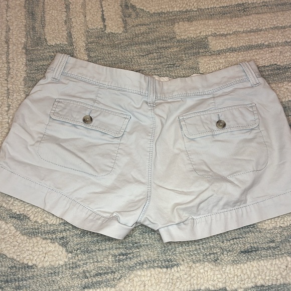 Old Navy Mid Rise Shorts - Picture 2 of 3